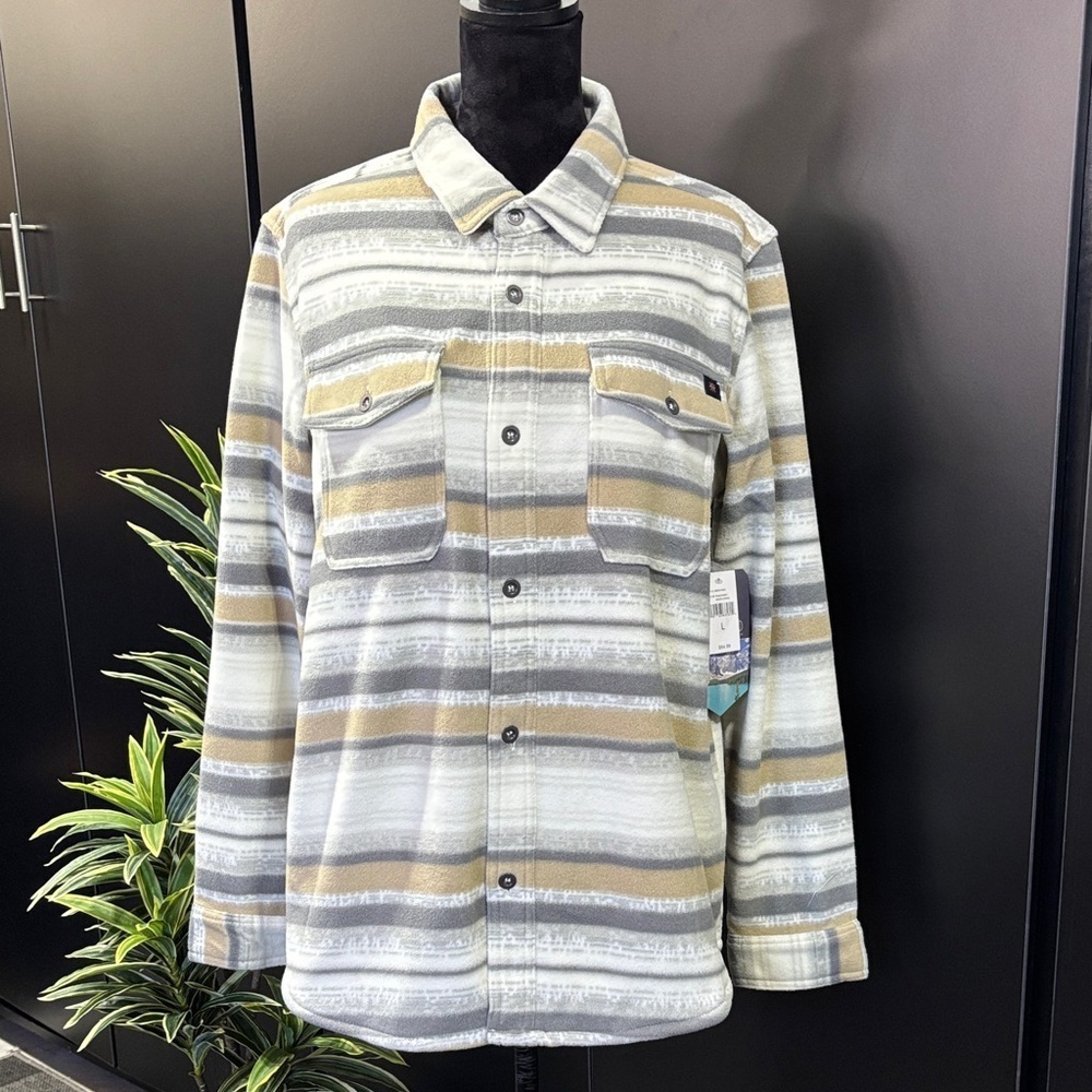 Mountain & Isles Button-Up Soft Fleece Shacket,Warm,chest pockets,eyeglass wipe
